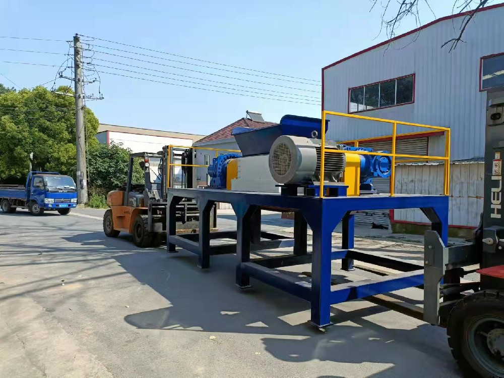 雙軸撕碎機(jī)有什么結(jié)構(gòu)特點(diǎn)